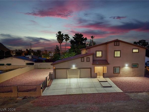 2334 N Michael Way , Las Vegas, NV 89108