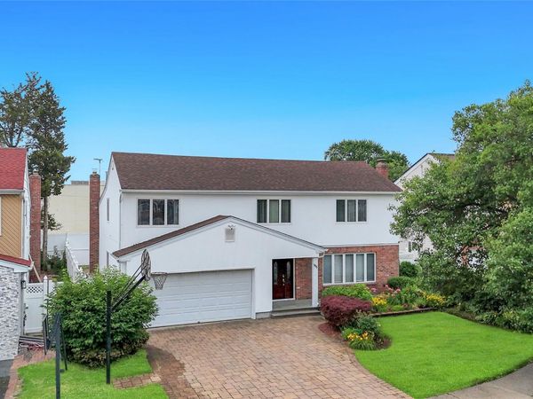 111 Melanie Drive , East Meadow, NY 11554