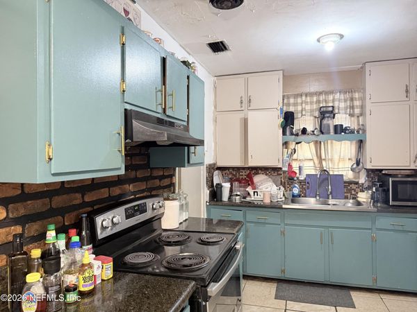 1053 WILLIS Drive, Jacksonville, FL 32205