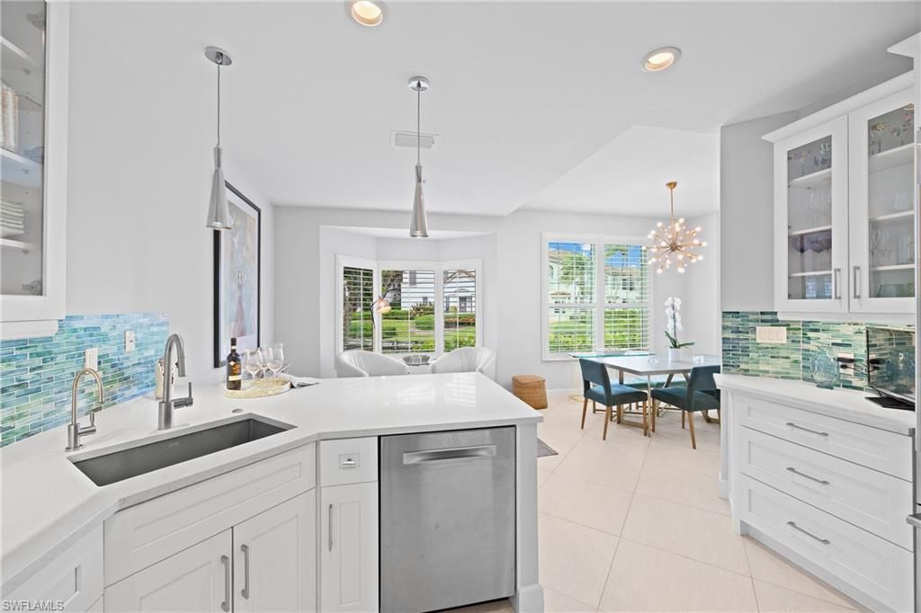 142 Colonade Cir , Unit 701, Naples, FL 34103 Photo