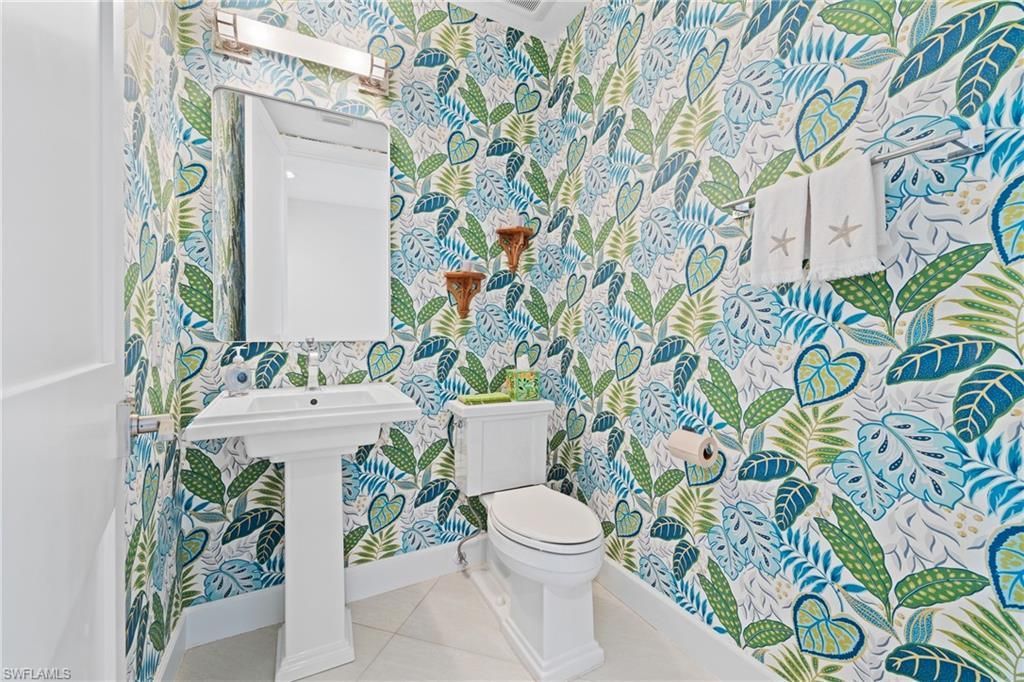 142 Colonade Cir , Unit 701, Naples, FL 34103 Photo