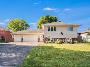 1735 Orchid Drive N, North Mankato, MN 56003