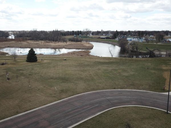 105 OAK Drive , Breckenridge, MN 56520