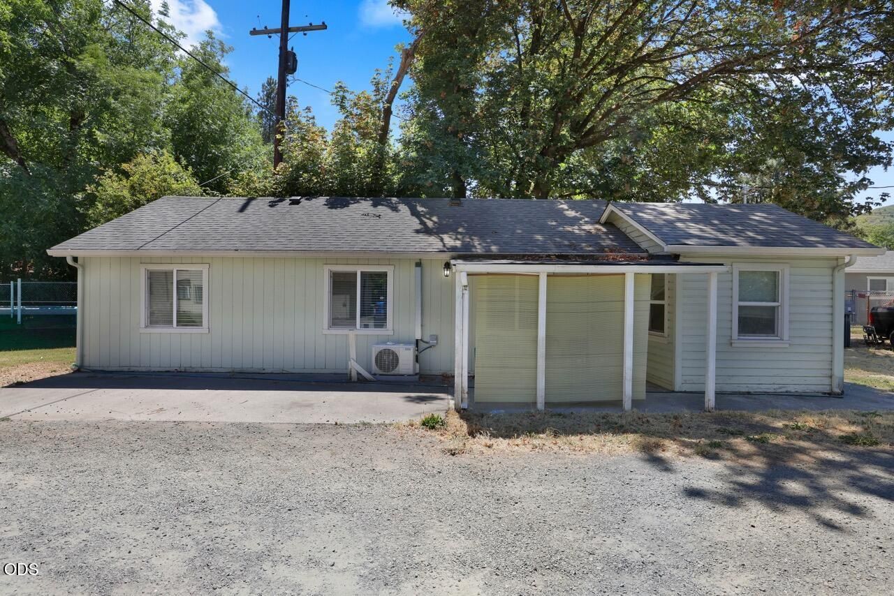 8278 Rogue River Highway, Grants Pass, OR 97527 Main Photo