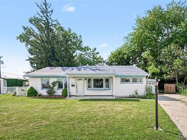29655 Winter Court, Garden City, MI 48135