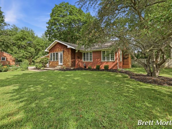 2304 Tecumseh River Road, Lansing, MI 48906