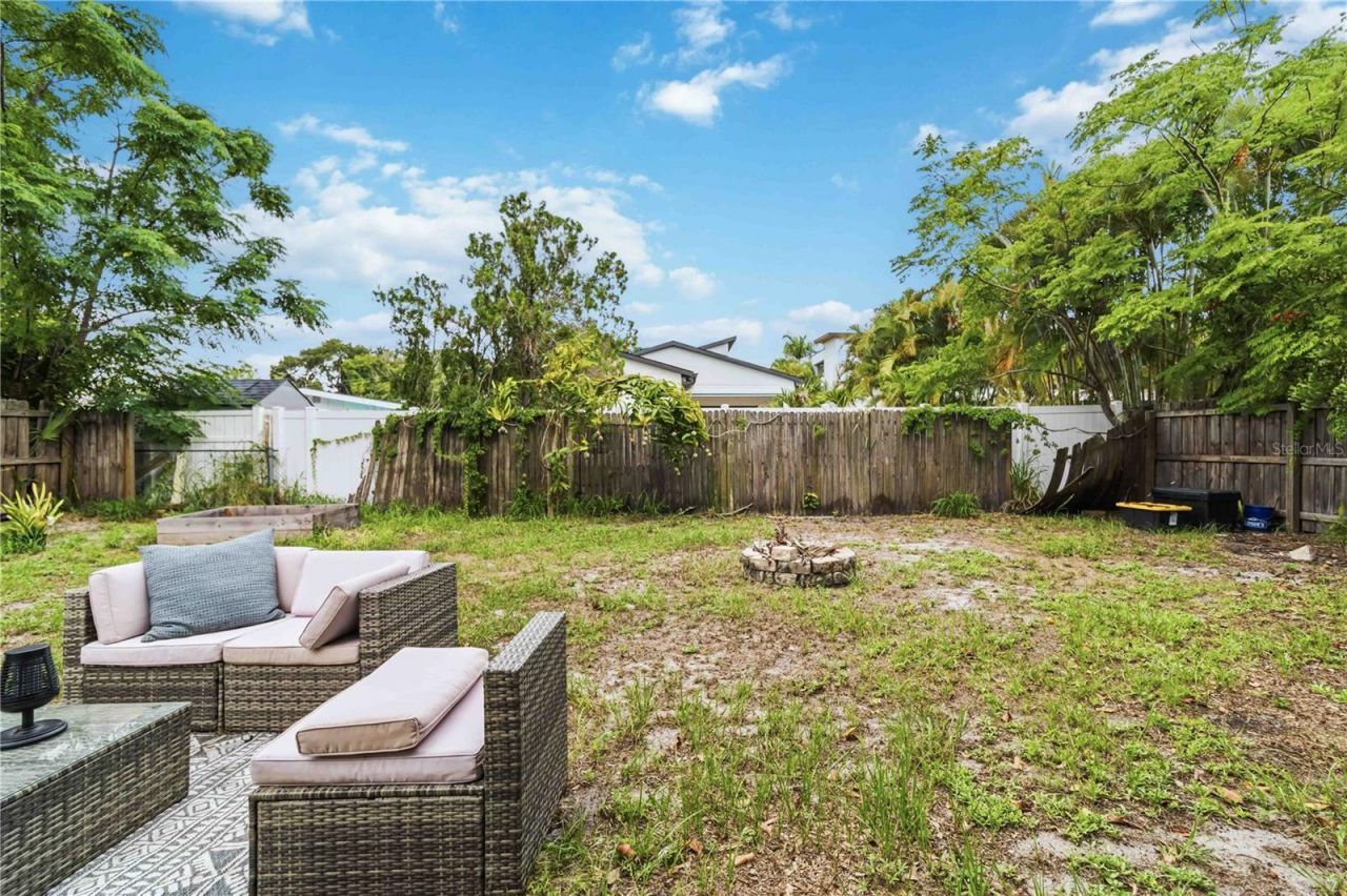 2442 Novus Street, Sarasota, FL 34237 Photo