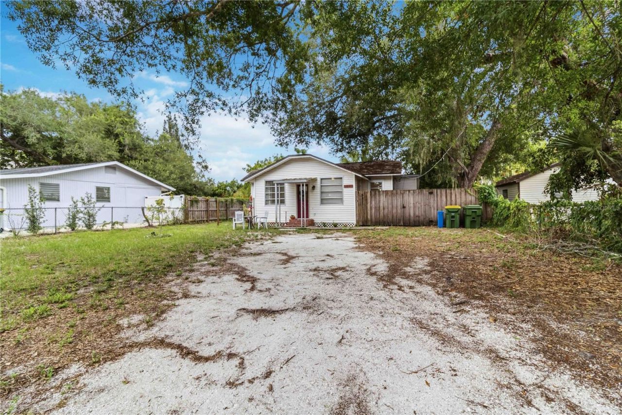 2442 Novus Street, Sarasota, FL 34237 Photo