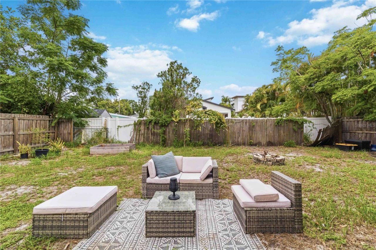 2442 Novus Street, Sarasota, FL 34237 Photo