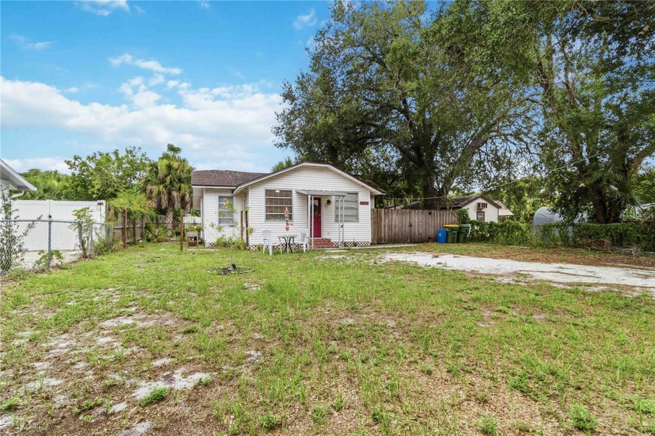 2442 Novus Street, Sarasota, FL 34237 Photo