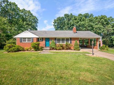1228 Lakeview Drive, Lynchburg, VA 24502