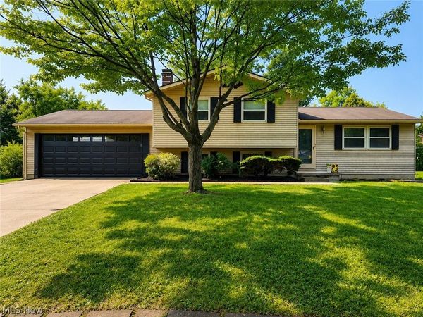 4566 Chatwood Drive , Stow, OH 44224