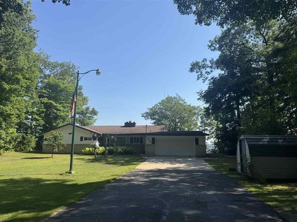 7760 Paradise Trail, Carp Lake, MI 49718