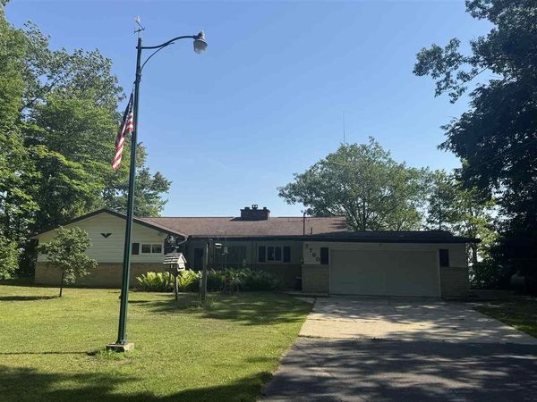 7760 Paradise Trail, Carp Lake, MI 49718