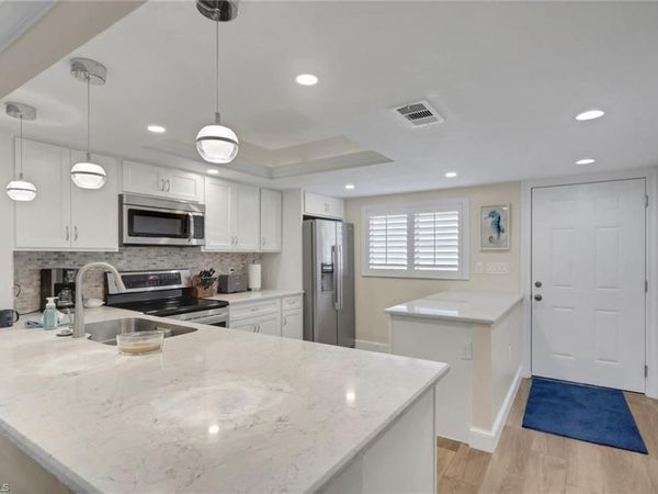 134 Cypress WAY E, Unit 305, NAPLES, FL 34110