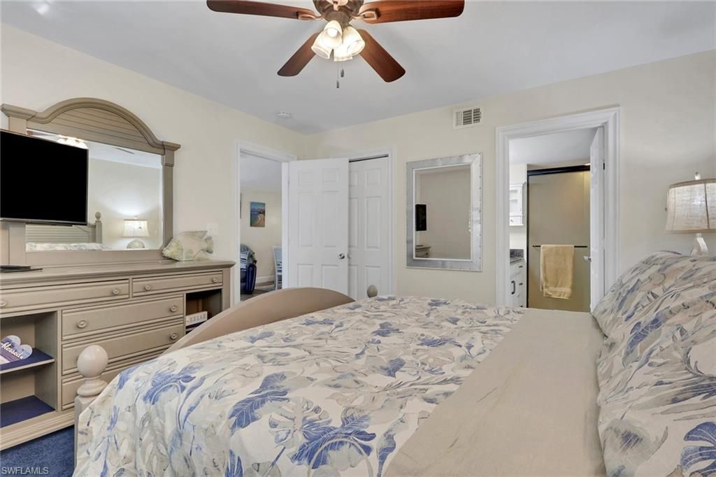 134 Cypress Way E, Unit 305, Naples, FL 34110 Photo