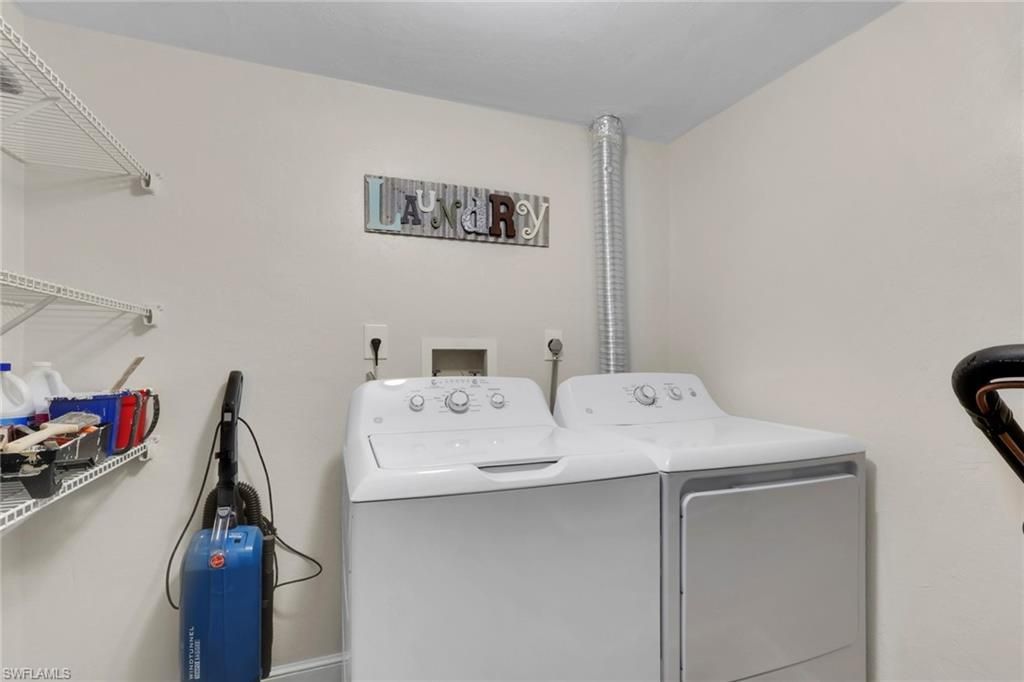 134 Cypress Way E, Unit 305, Naples, FL 34110 Photo