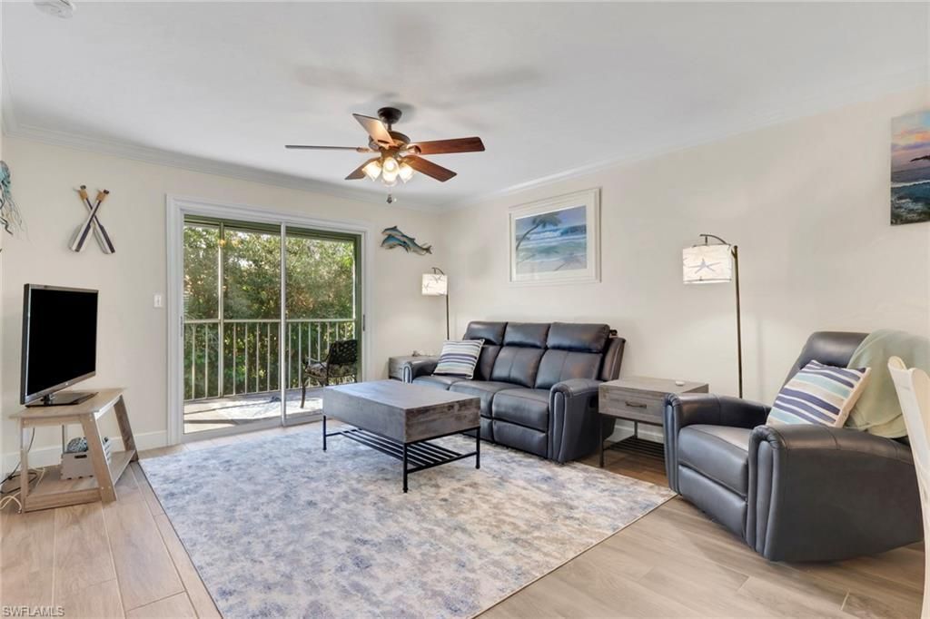 134 Cypress Way E, Unit 305, Naples, FL 34110 Photo