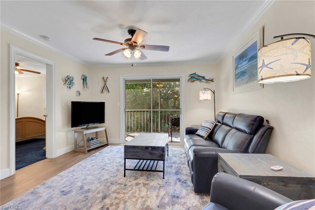134 Cypress Way E, Unit 305, Naples, FL 34110 Photo