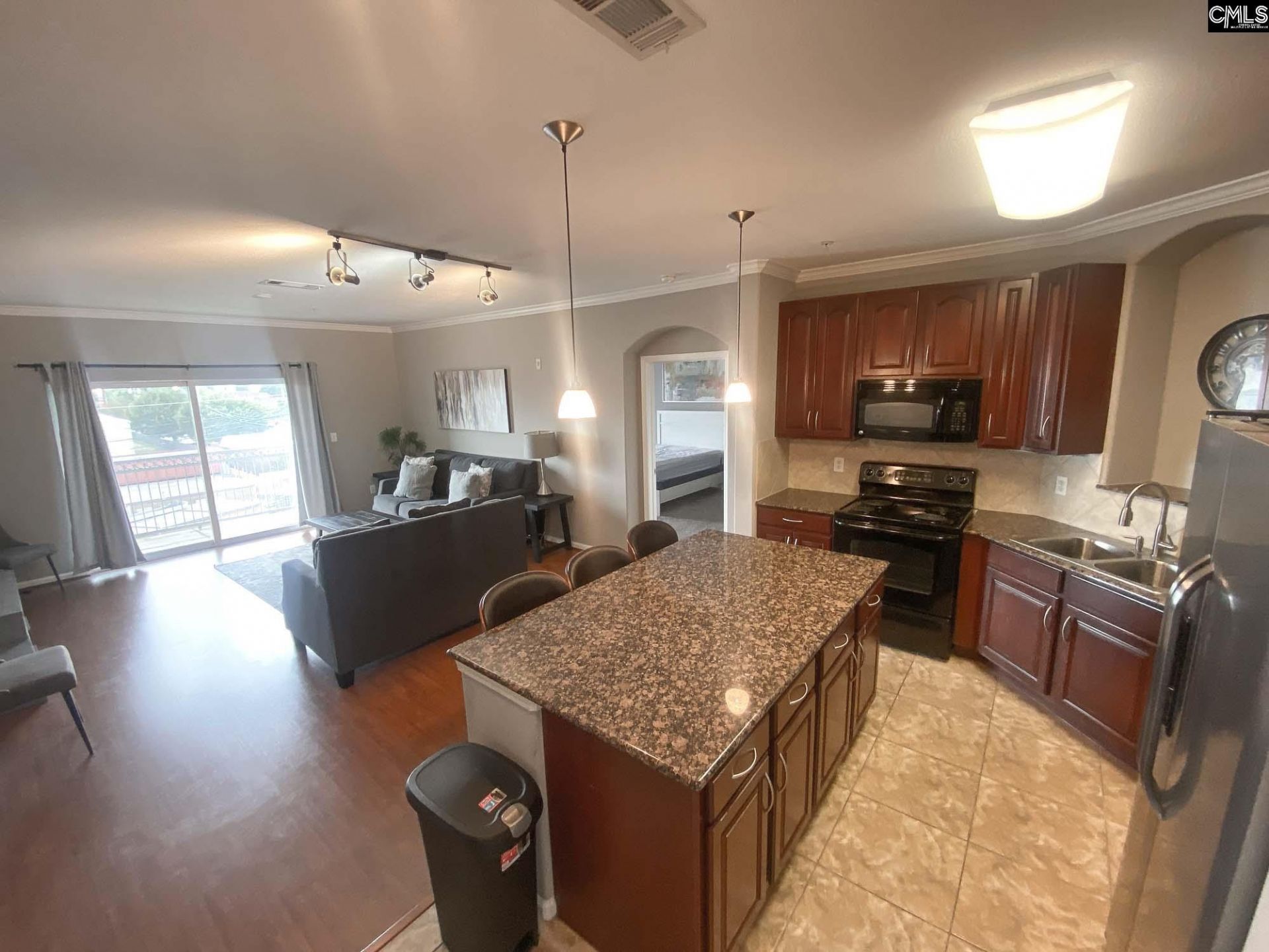 1085 Shop Road  Photo 4