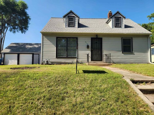 415 Charles Street, Waterloo, IA 50701