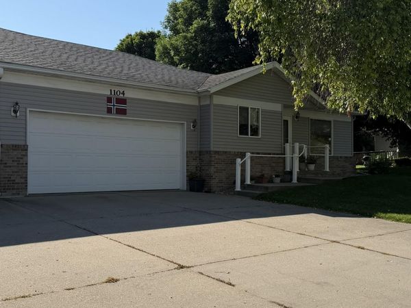 1104 Division Street, Unit C, Decorah, IA 52101