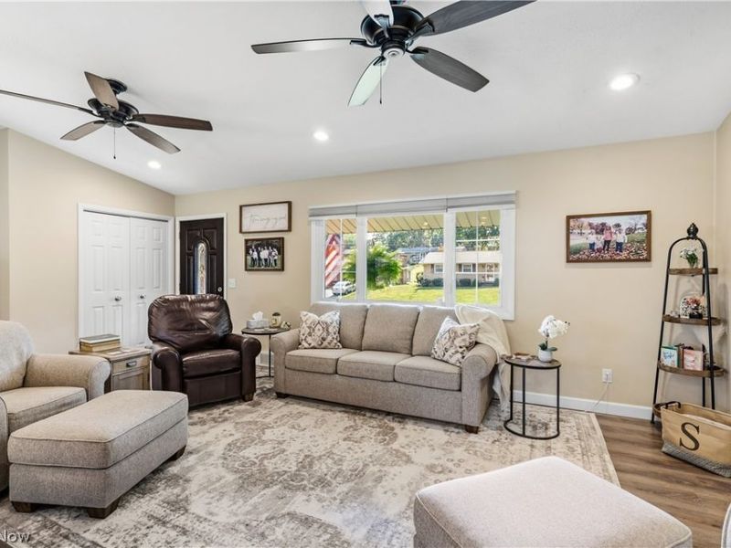 1648 Plymouth Knoll Avenue NW, Massillon, OH 44646 Photo 5
