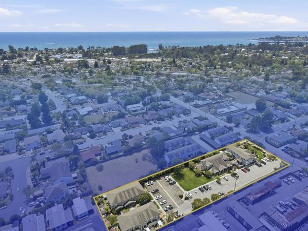 2220 Chanticleer Avenue, Santa Cruz, CA 95062