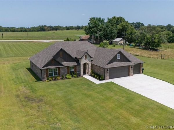 10860 E 450 Road , Claremore, OK 74017