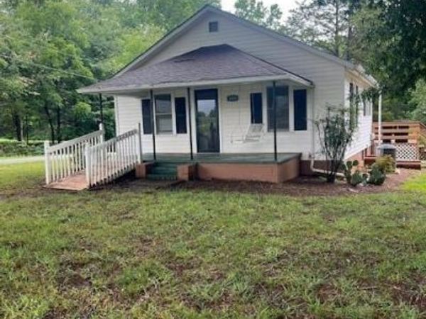 1008 Willard Drive , Yadkinville, NC 27055
