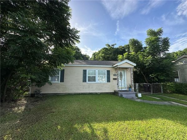 310 HUNTLEE Drive , New Orleans, LA 70131