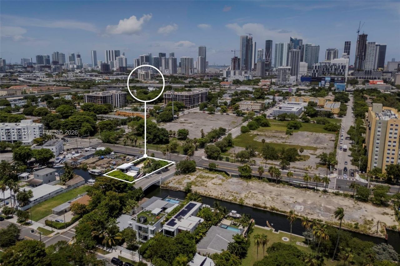 700 NW 7th Ave , Miami, FL 33136 Photo