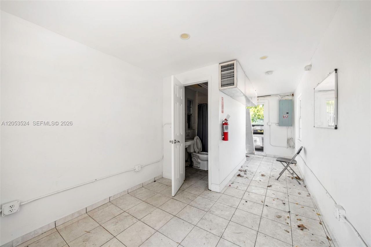 700 NW 7th Ave , Miami, FL 33136 Photo