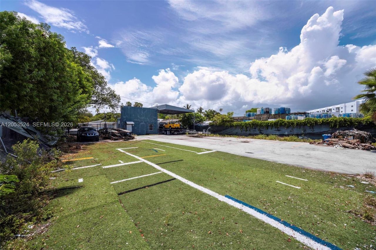 700 NW 7th Ave , Miami, FL 33136 Photo