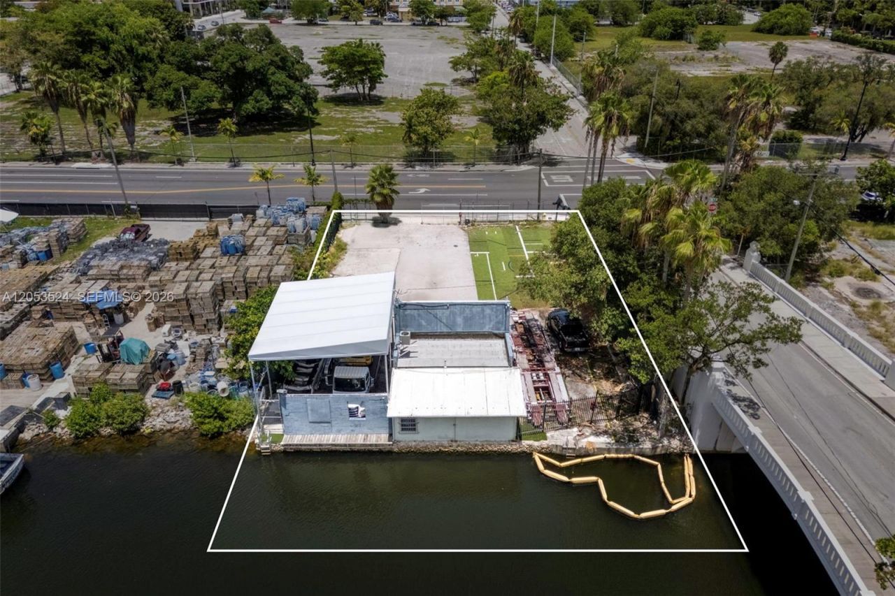 700 NW 7th Ave , Miami, FL 33136 Photo
