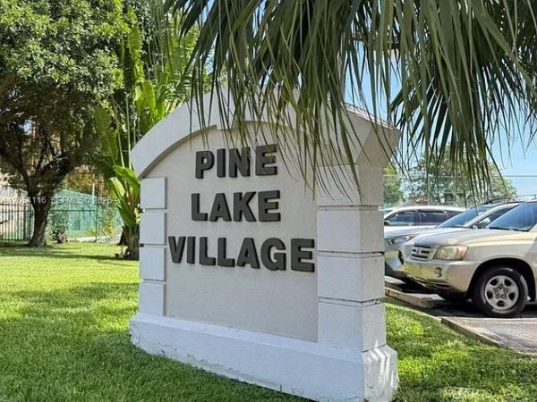 8881 Fontainebleau Blvd , Unit 107, Miami, FL 33172
