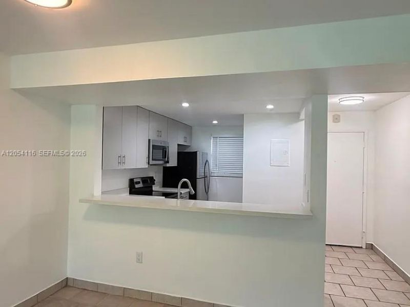 8881 Fontainebleau Blvd , Unit 107, Miami, FL 33172 Photo