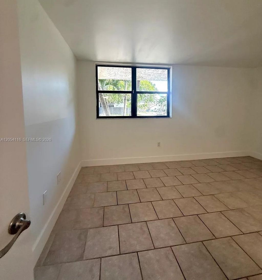 8881 Fontainebleau Blvd , Unit 107, Miami, FL 33172 Photo