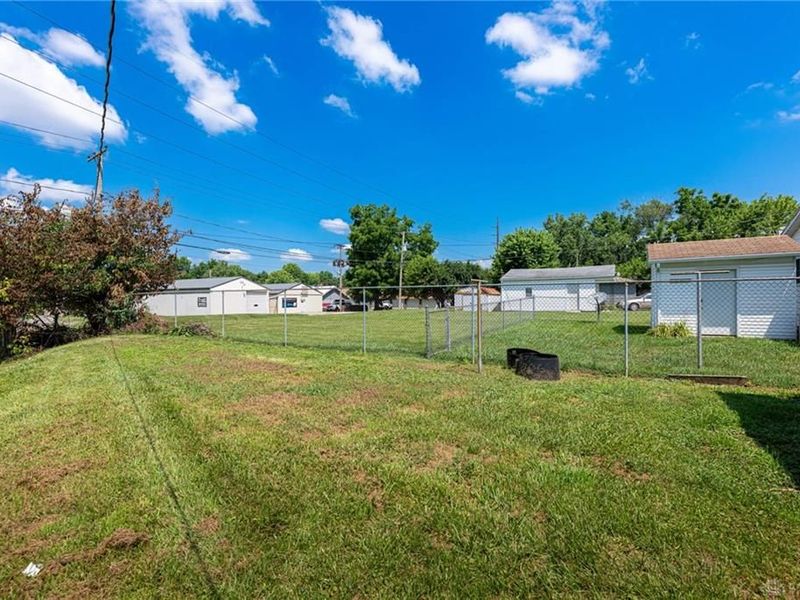 653 S Douglas Avenue, Springfield, OH 45505 Photo 18