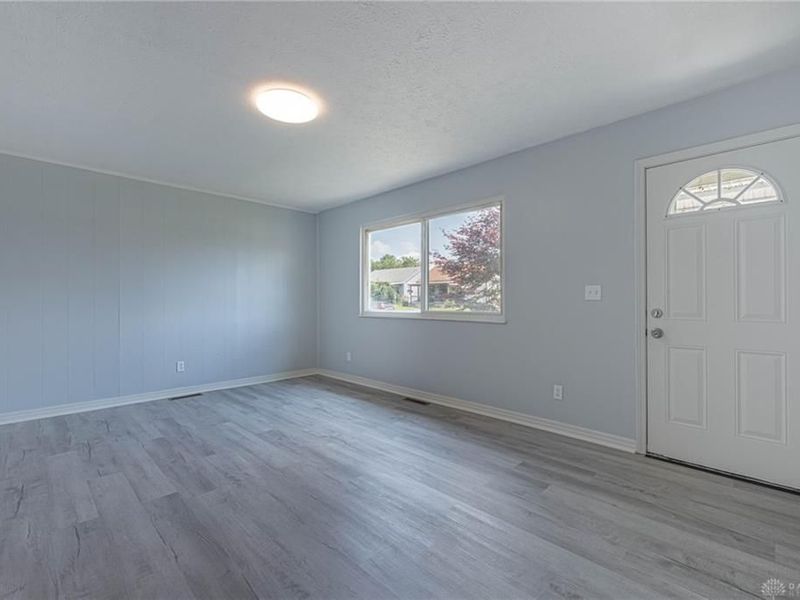 653 S Douglas Avenue, Springfield, OH 45505 Photo 3