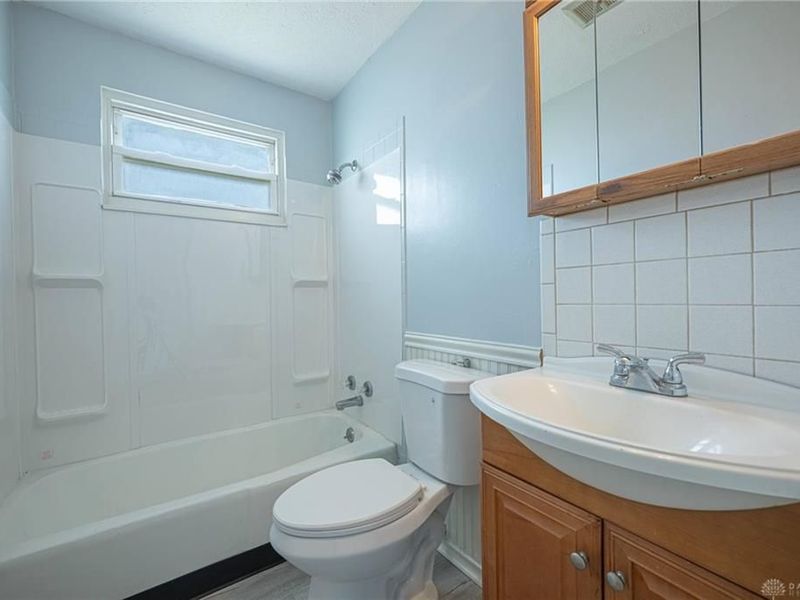653 S Douglas Avenue, Springfield, OH 45505 Photo 8