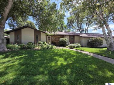 800 Parkview Drive, Henderson, NE 68371