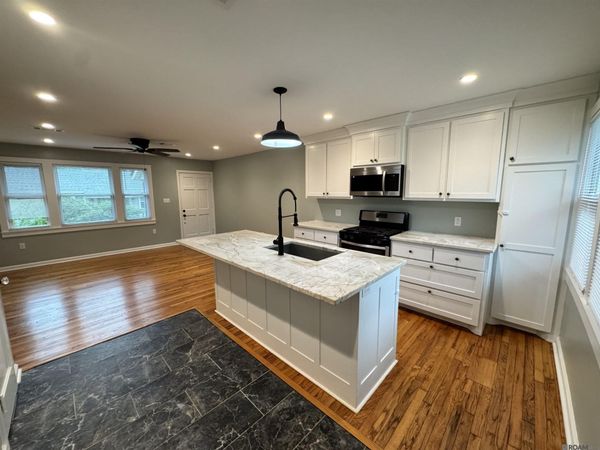 1548 S Acadian Thwy, Unit #B, Baton Rouge, LA 70808