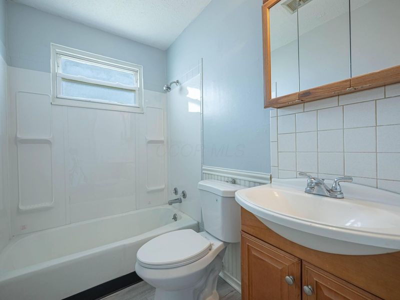 653 S Douglas Avenue , Springfield, OH 45505 Photo 8