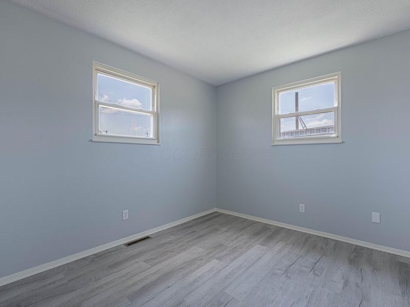 653 S Douglas Avenue , Springfield, OH 45505 Photo 9