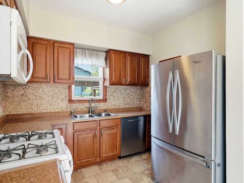 1519 W Market Street , Baltimore, OH 43105 Photo 26