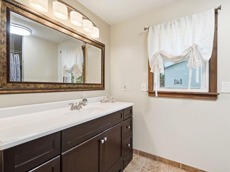 1519 W Market Street , Baltimore, OH 43105 Photo 33