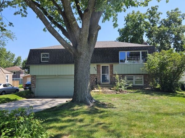 414 Cedar Street, Lake In The Hills, IL 60156