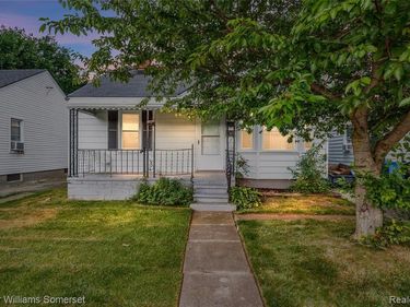 21178 Dexter Boulevard, Warren, MI 48089