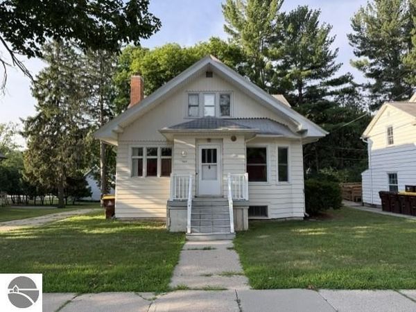 707 Center Street W, Alma, MI 48801